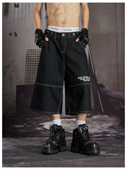 NOMANIAI Distinctive Multi-Pocket Adjustable Printed Cropped Jeans.