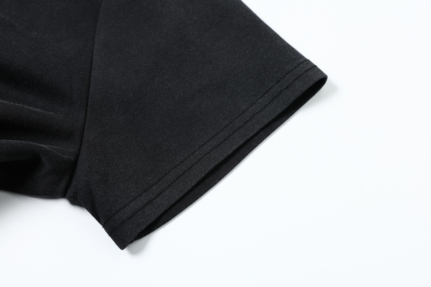 Omirad “Table Pills Graphic Tee”