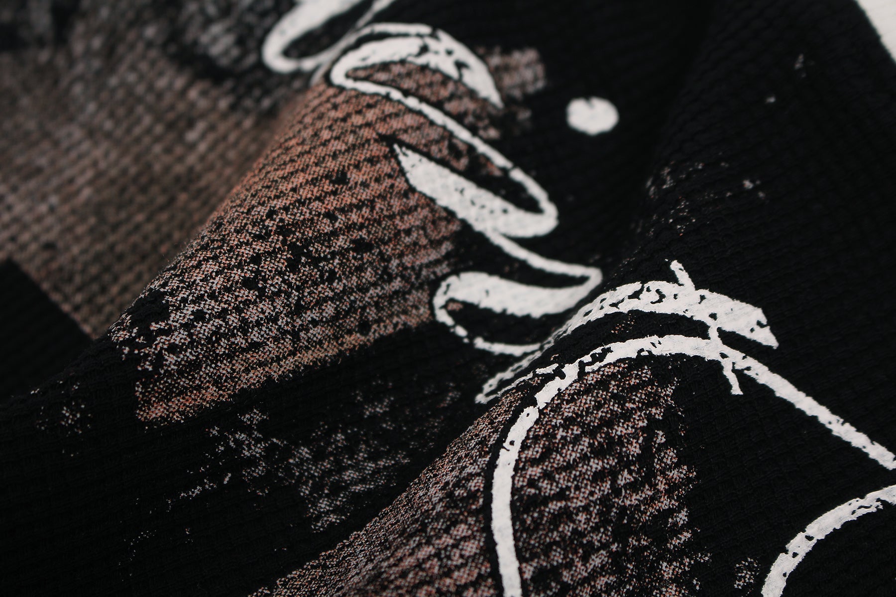 Omirad Cross Script Graphic Tee