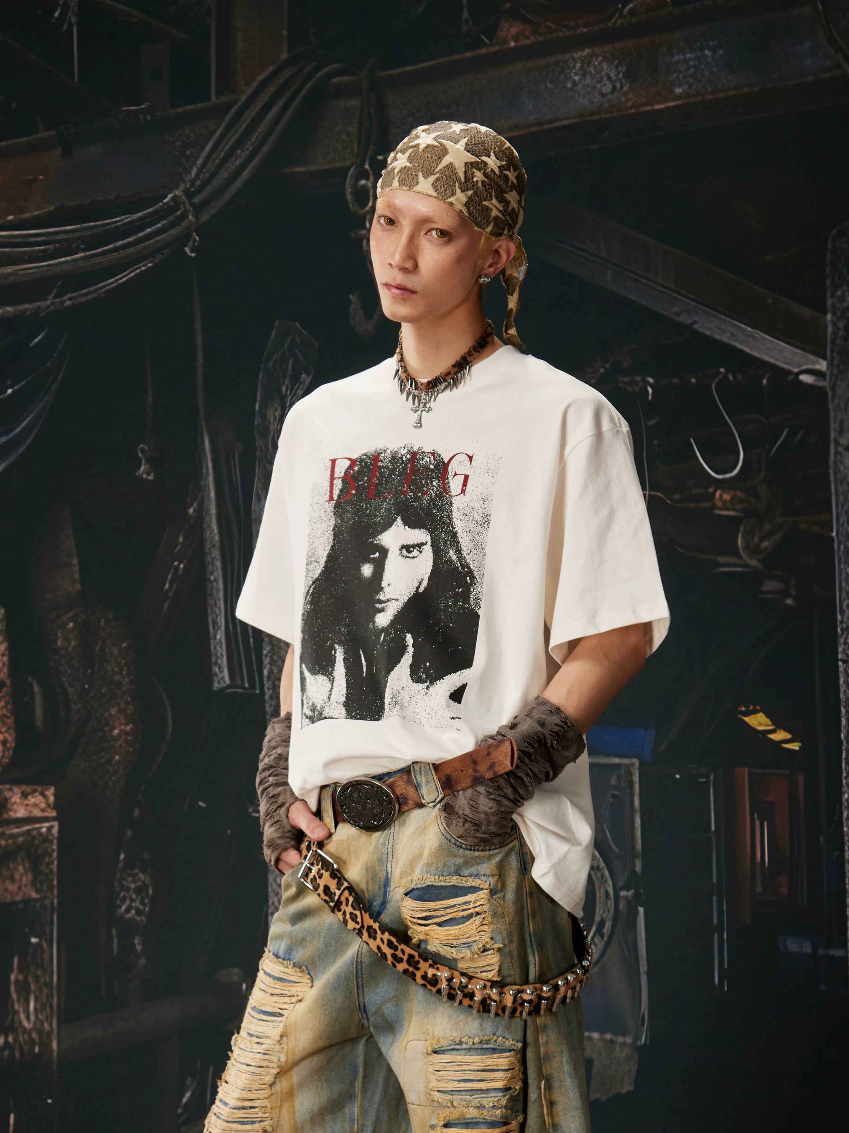 NOMANIAI  Retro Loose-Fit Pure Cotton Short-Sleeve T-Shirt: A Tribute to Rock Pioneers.
