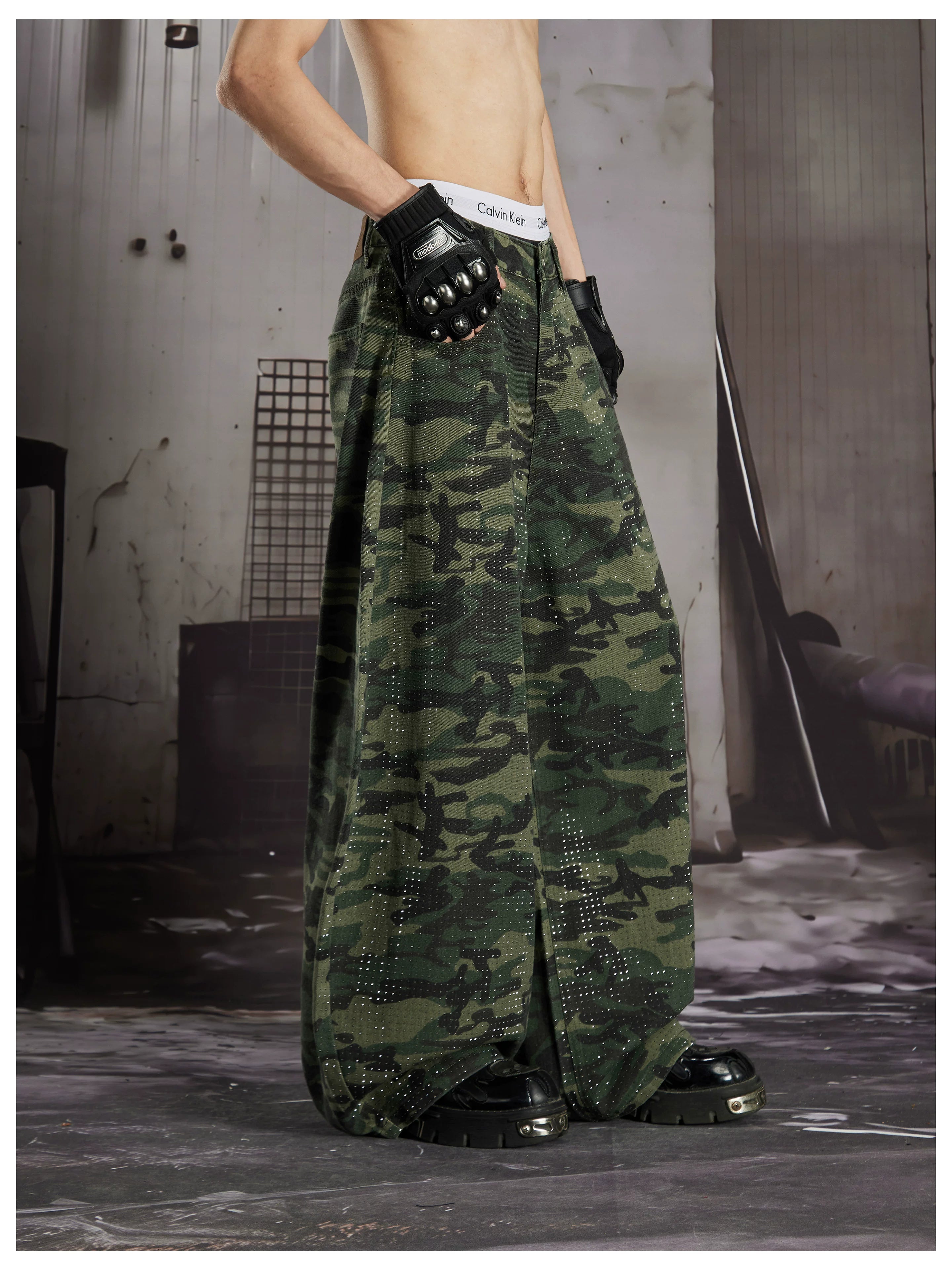 NOMANIAI Rhinestone-Embellished Vintage Camouflage Lantern-Cut Denim Jeans.