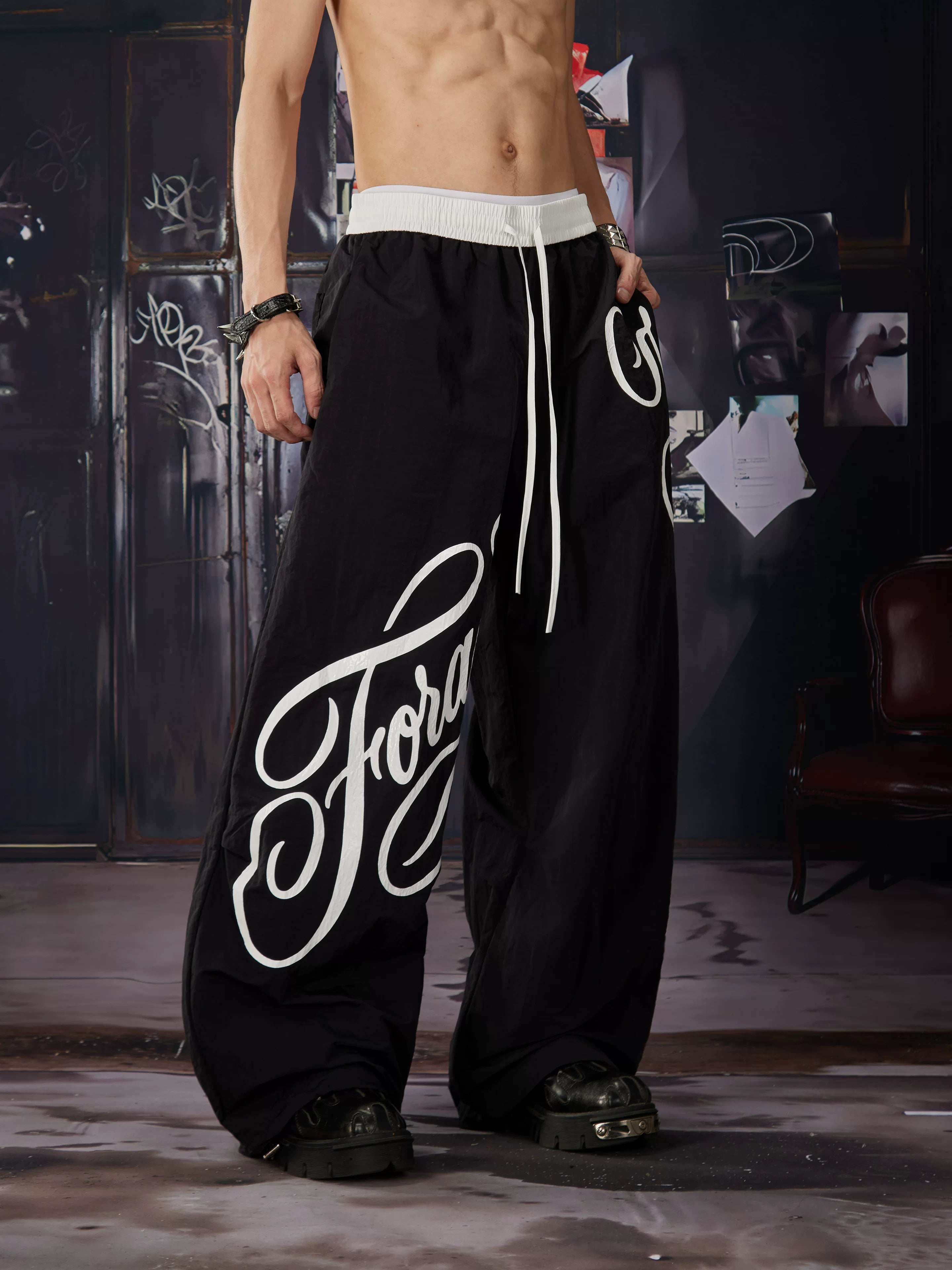 NOMANIAI  Sporty Street-Style Printed Elastic-Waist Casual Paratrooper Pants.