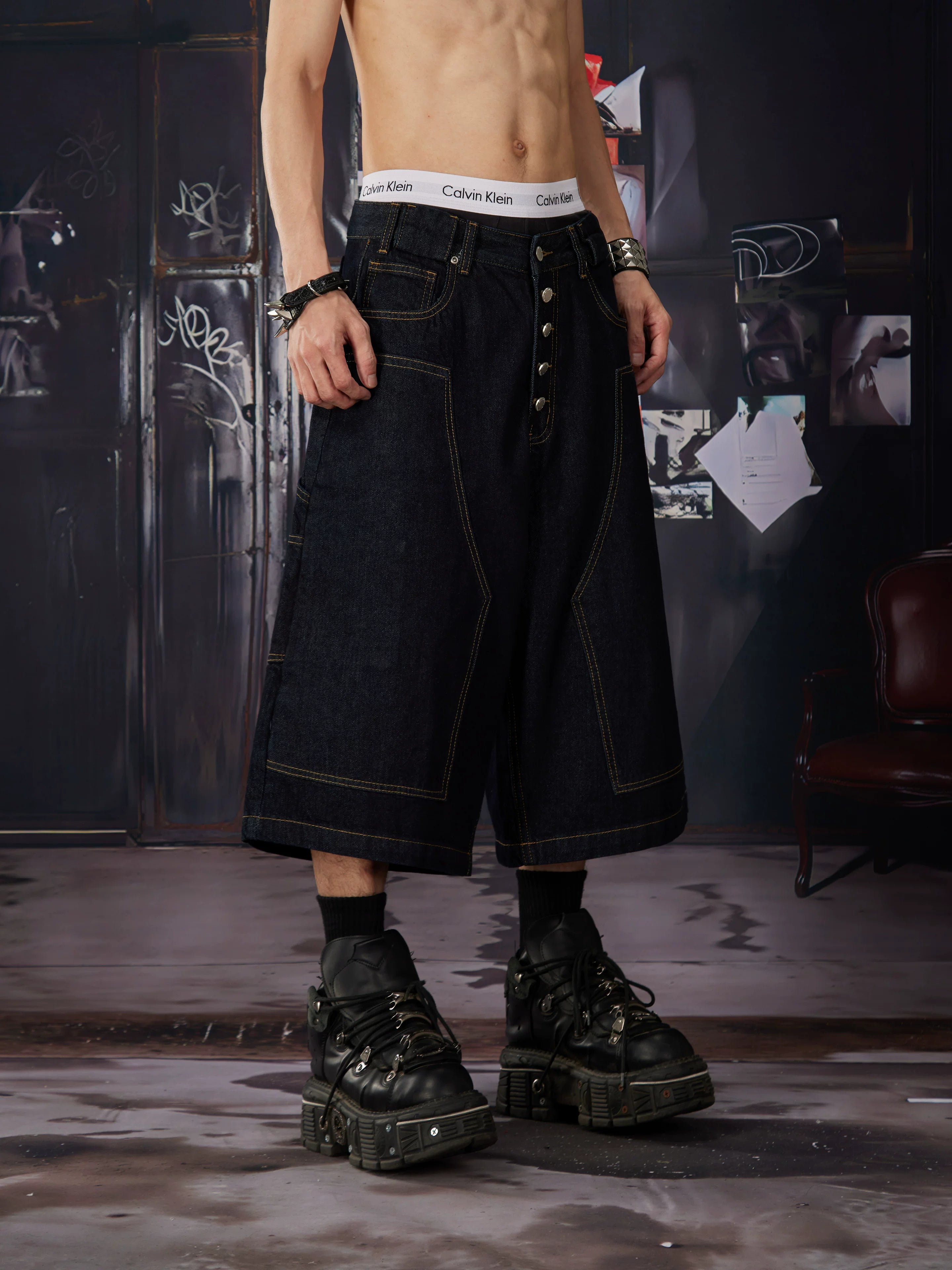 NOMANIAI 3D-cut loose straight-leg cropped jeans.