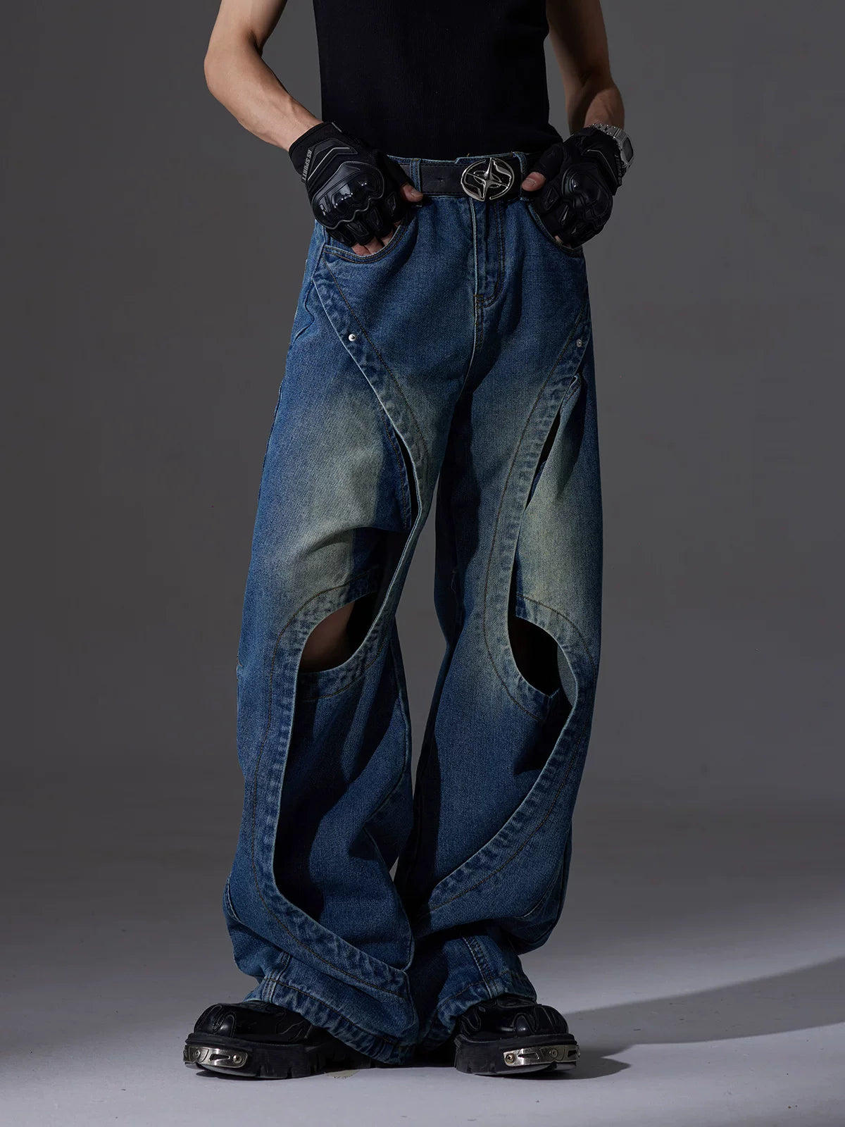 NOMANIAI  Original design vintage-style cut-out loose straight-leg jeans.