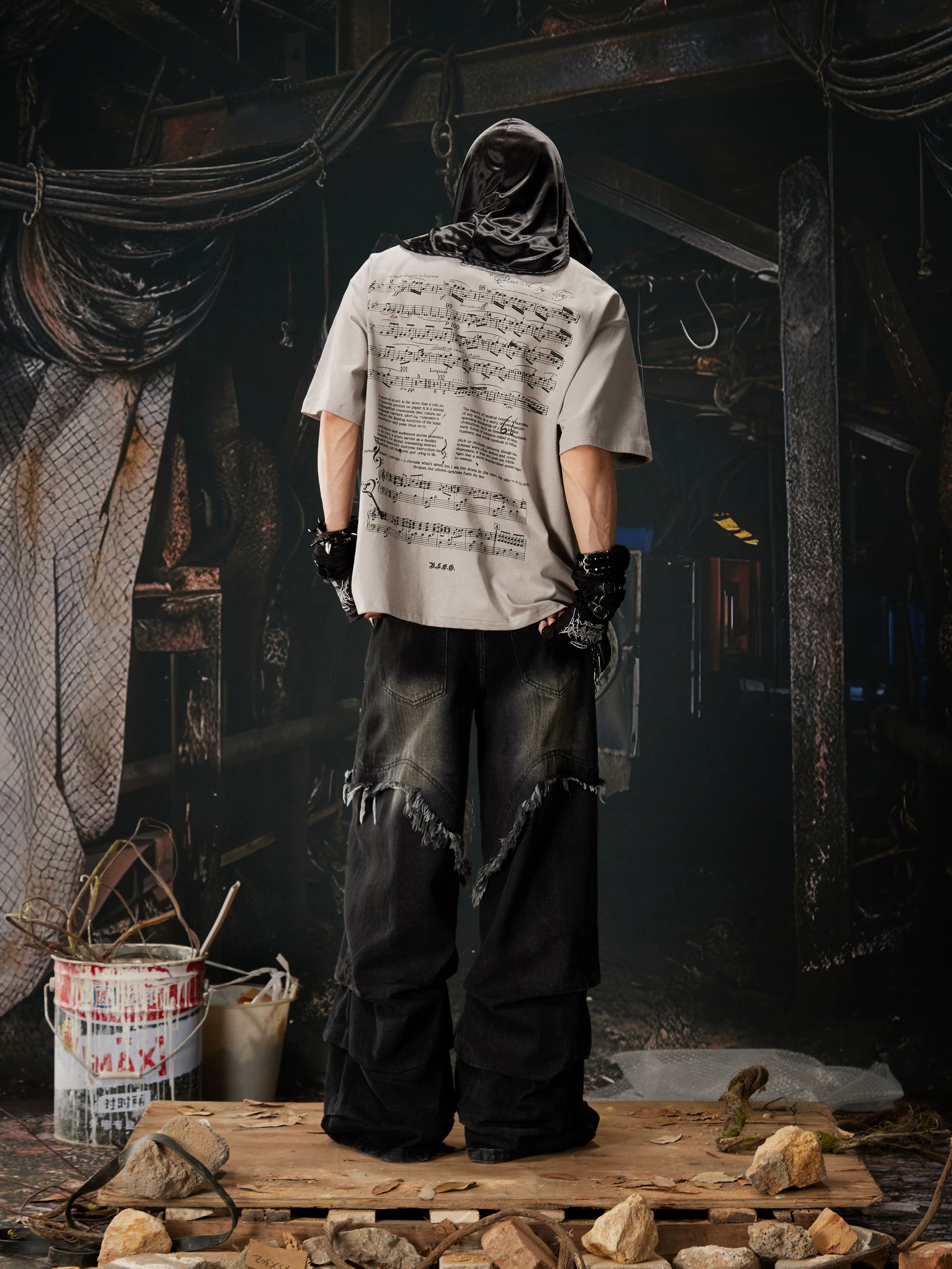 NOMANIAI  Retro Loose-Fit Pure Cotton Short-Sleeve T-Shirt: A Tribute to Rock Pioneers.