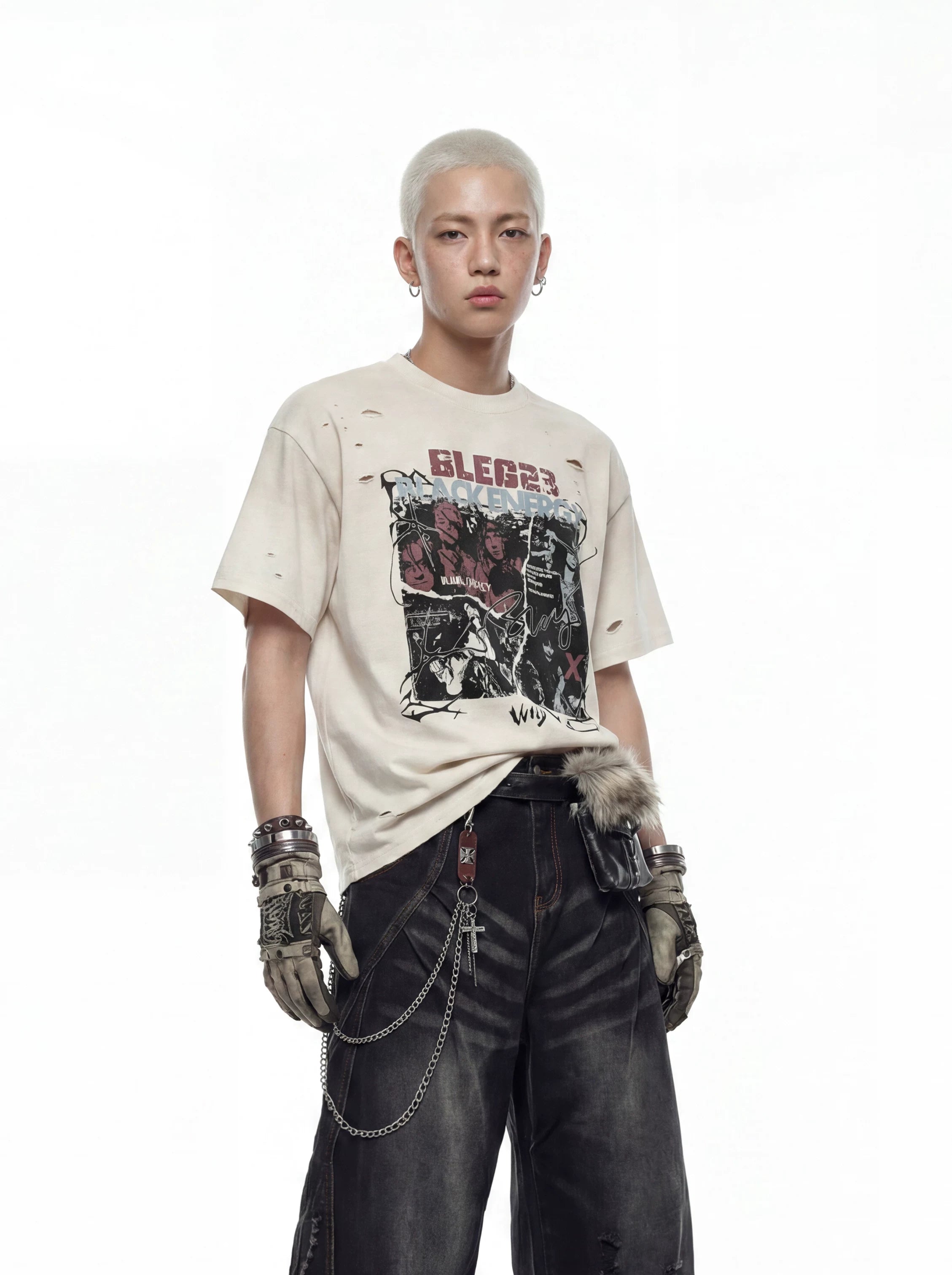 NOMANIAI Distressed Short-Sleeve T-Shirt with Rips and Vintage-Style Print.