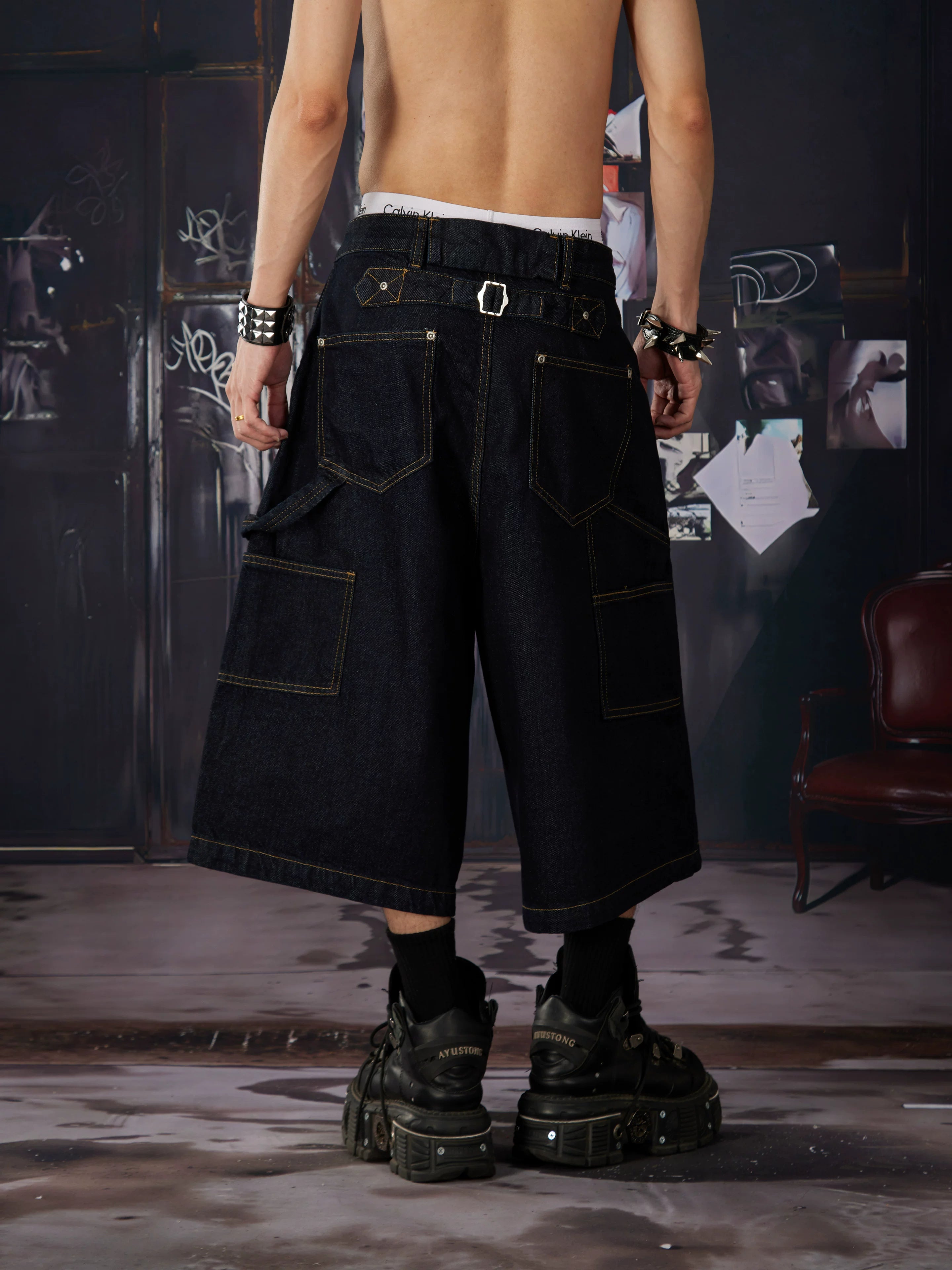 NOMANIAI 3D-cut loose straight-leg cropped jeans.