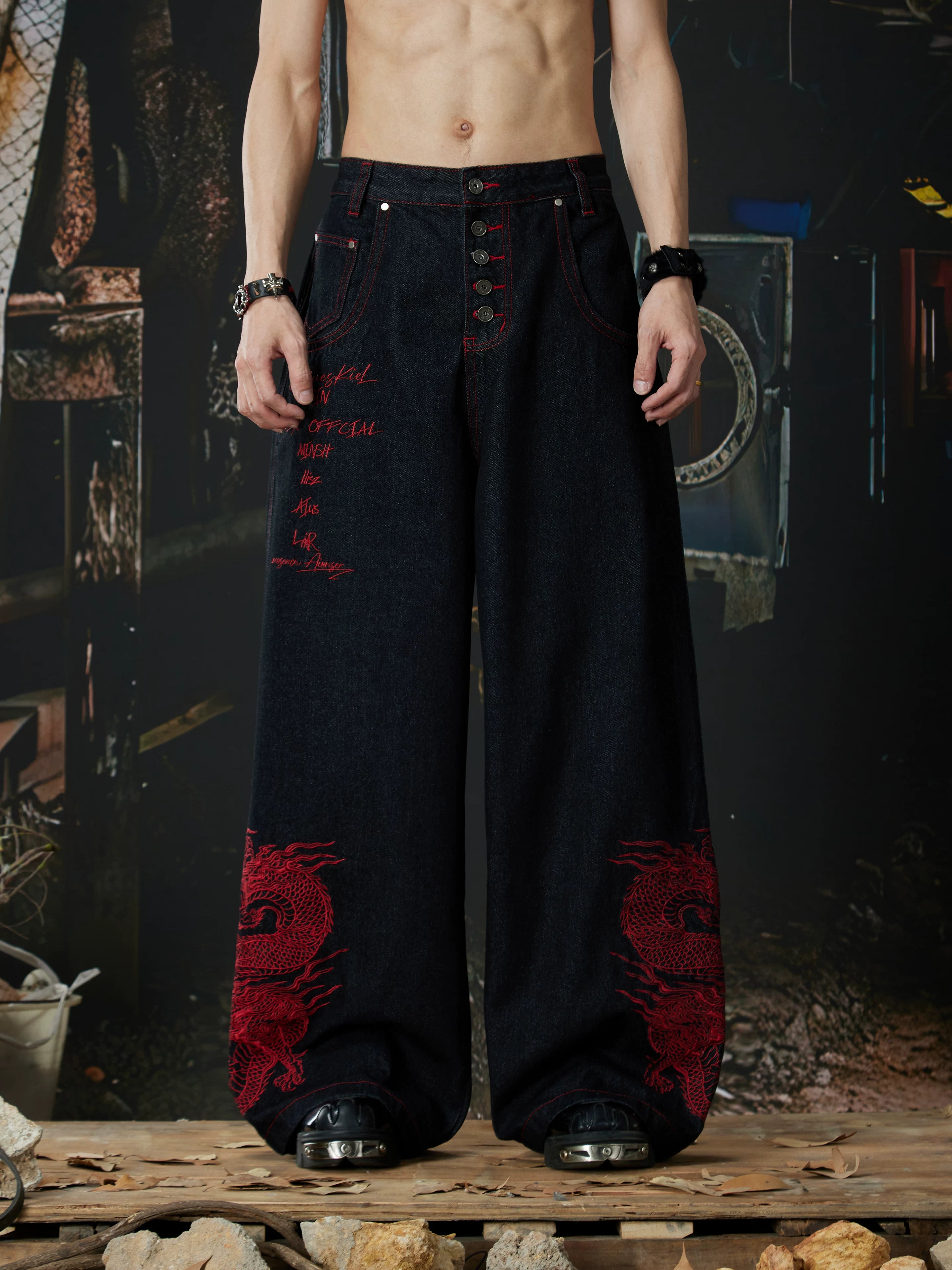 NOMANIAI  Dragon Totem Embroidered Multi-Button Jeans.