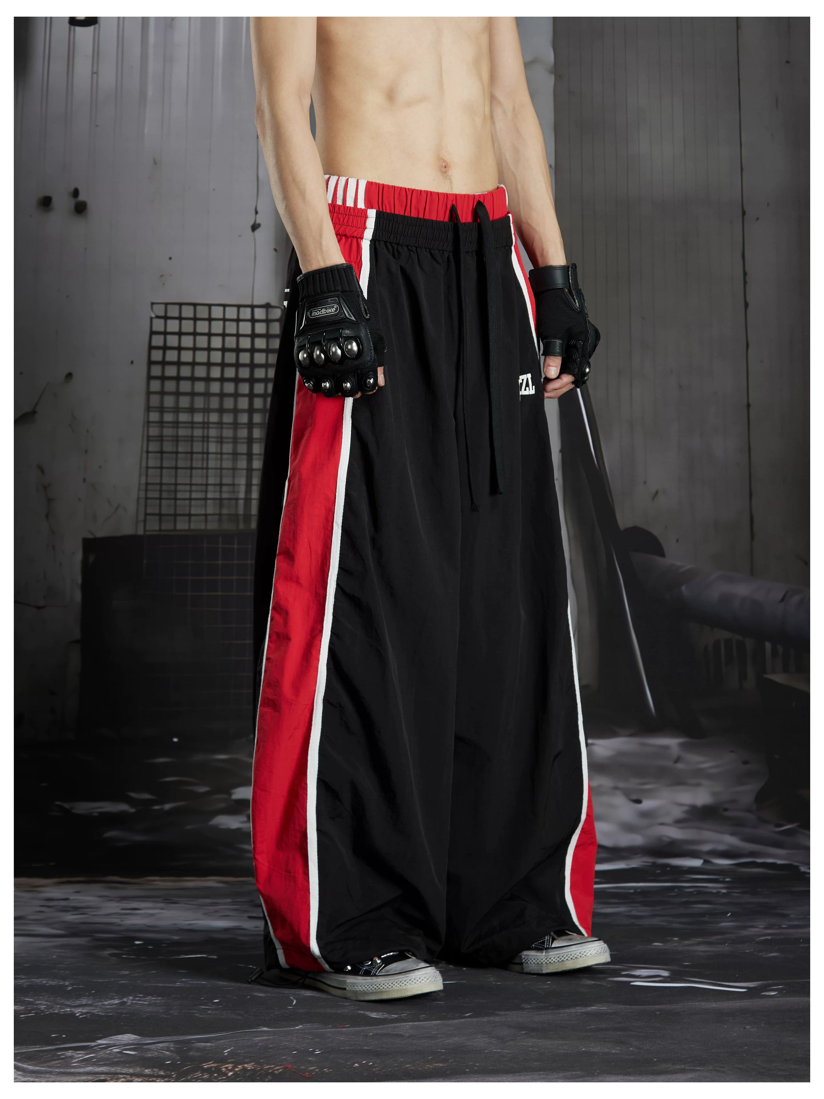 NOMANIAI Street-style lightweight quick-dry casual pants with a double-waistband design.