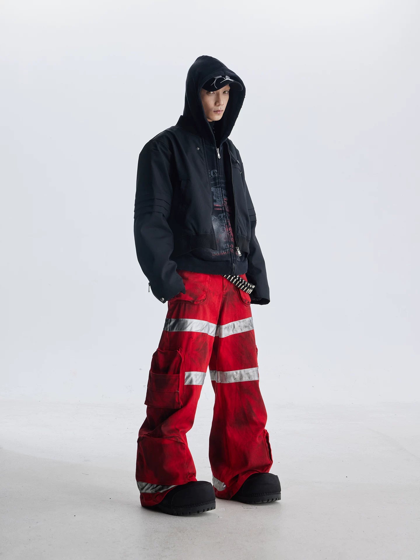 NOMANIAI Heavy-duty streetwear wide-leg denim trousers.