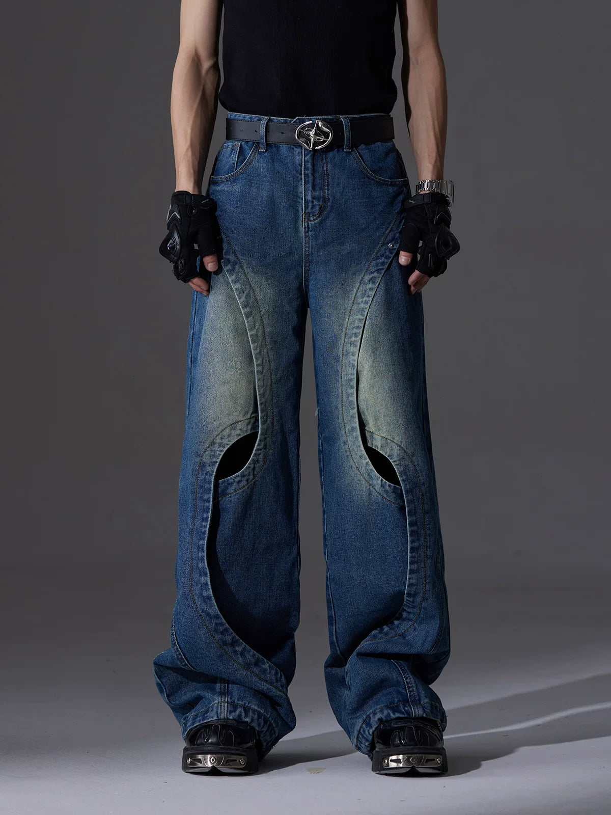 NOMANIAI  Original design vintage-style cut-out loose straight-leg jeans.