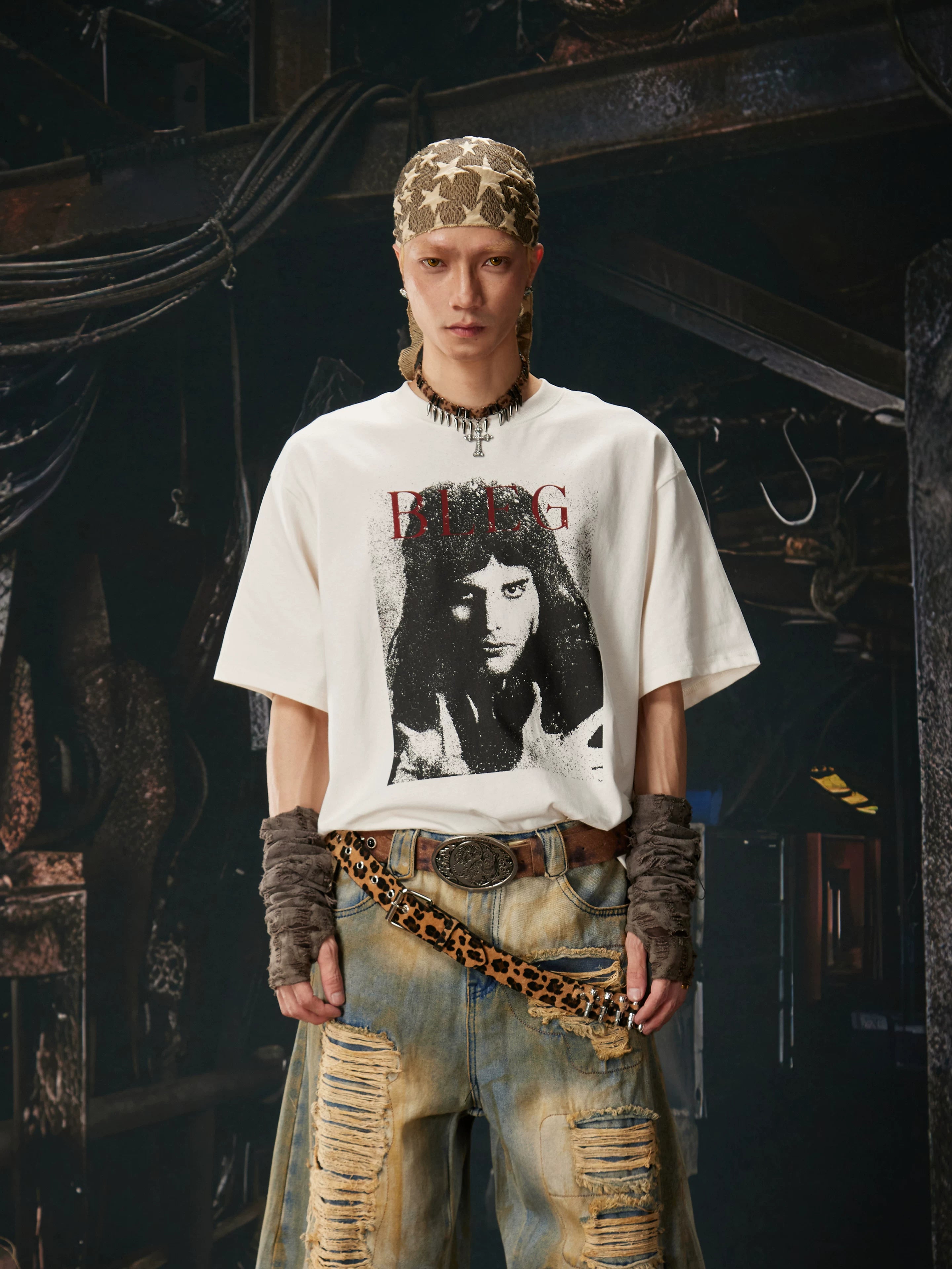 NOMANIAI  Retro Loose-Fit Pure Cotton Short-Sleeve T-Shirt: A Tribute to Rock Pioneers.