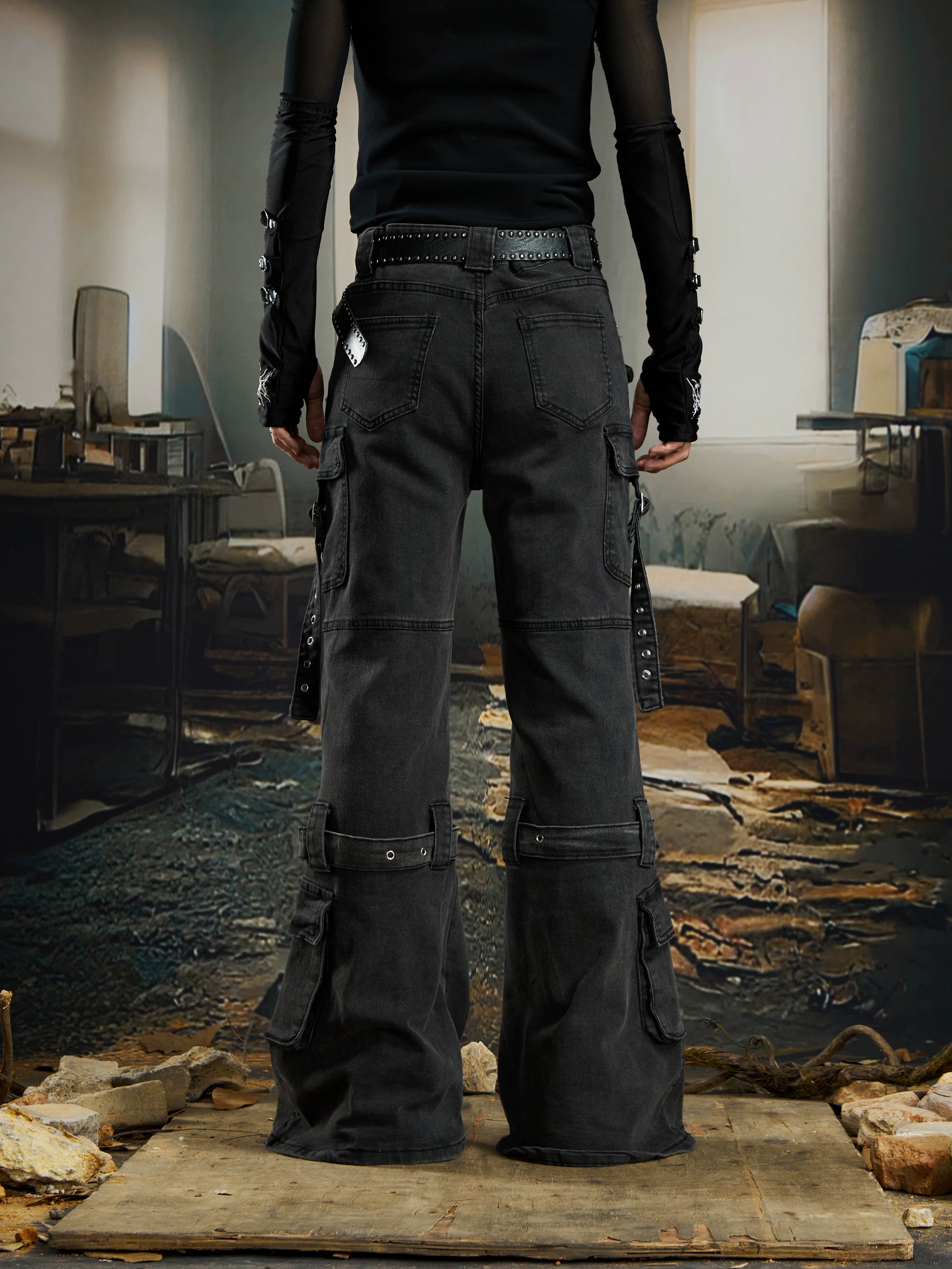 NOMANIAI Y2K-style flared jeans with ribbon details.