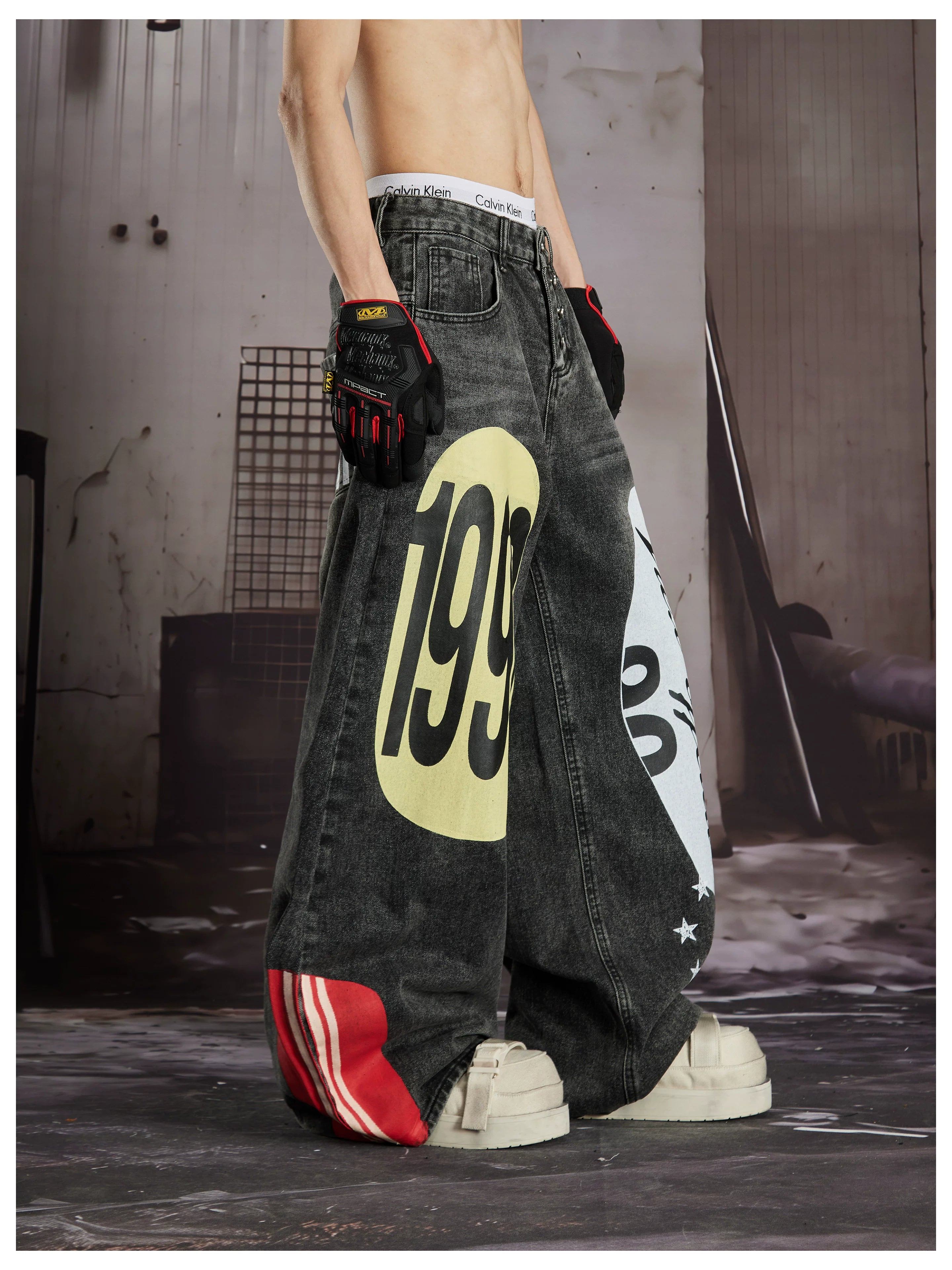 NOMANIAI  Trendy Street-Style Retro Loose-Fit Wide-Leg Curved-Cut Jeans.