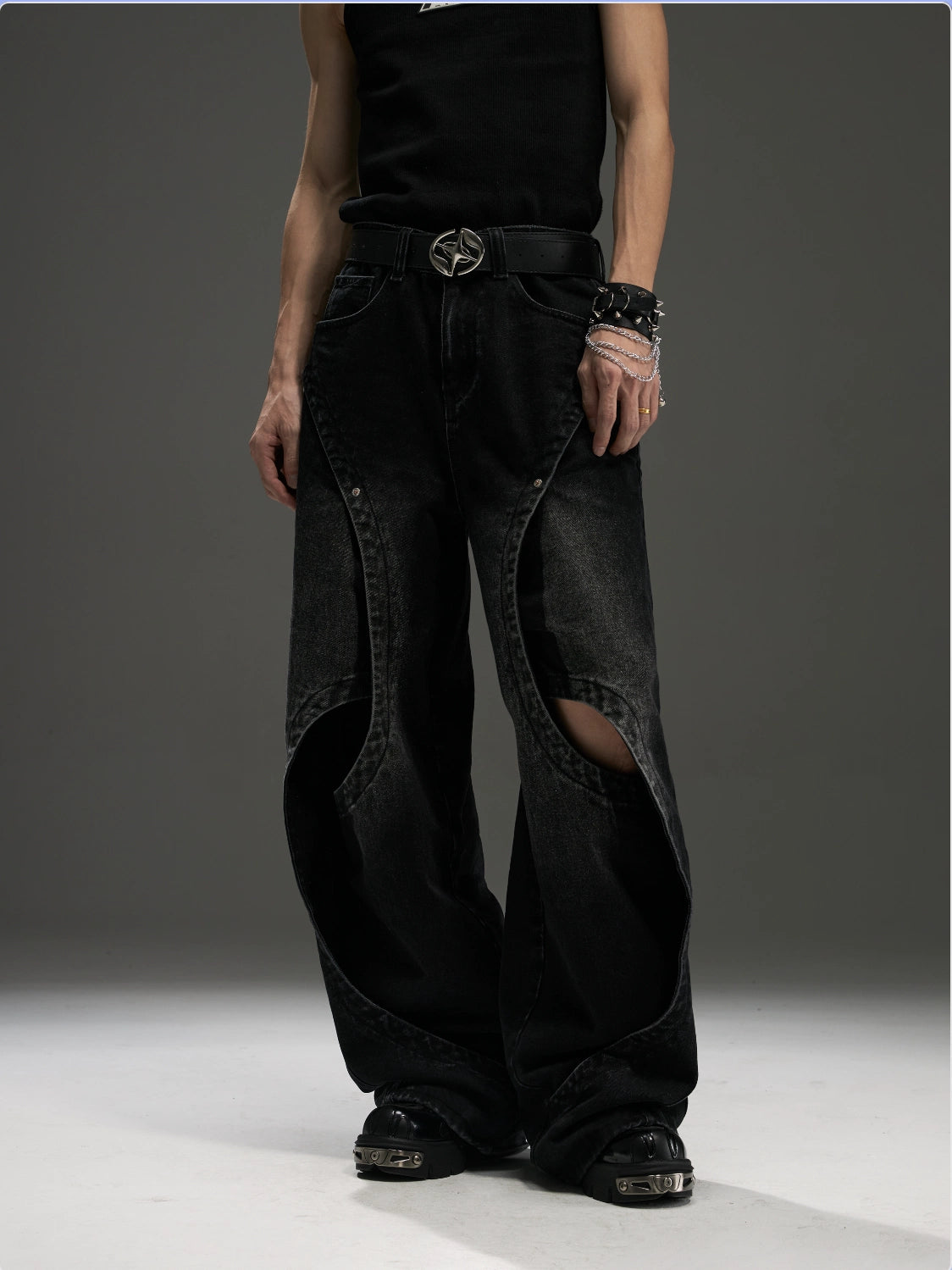 NOMANIAI  Original design vintage-style cut-out loose straight-leg jeans.