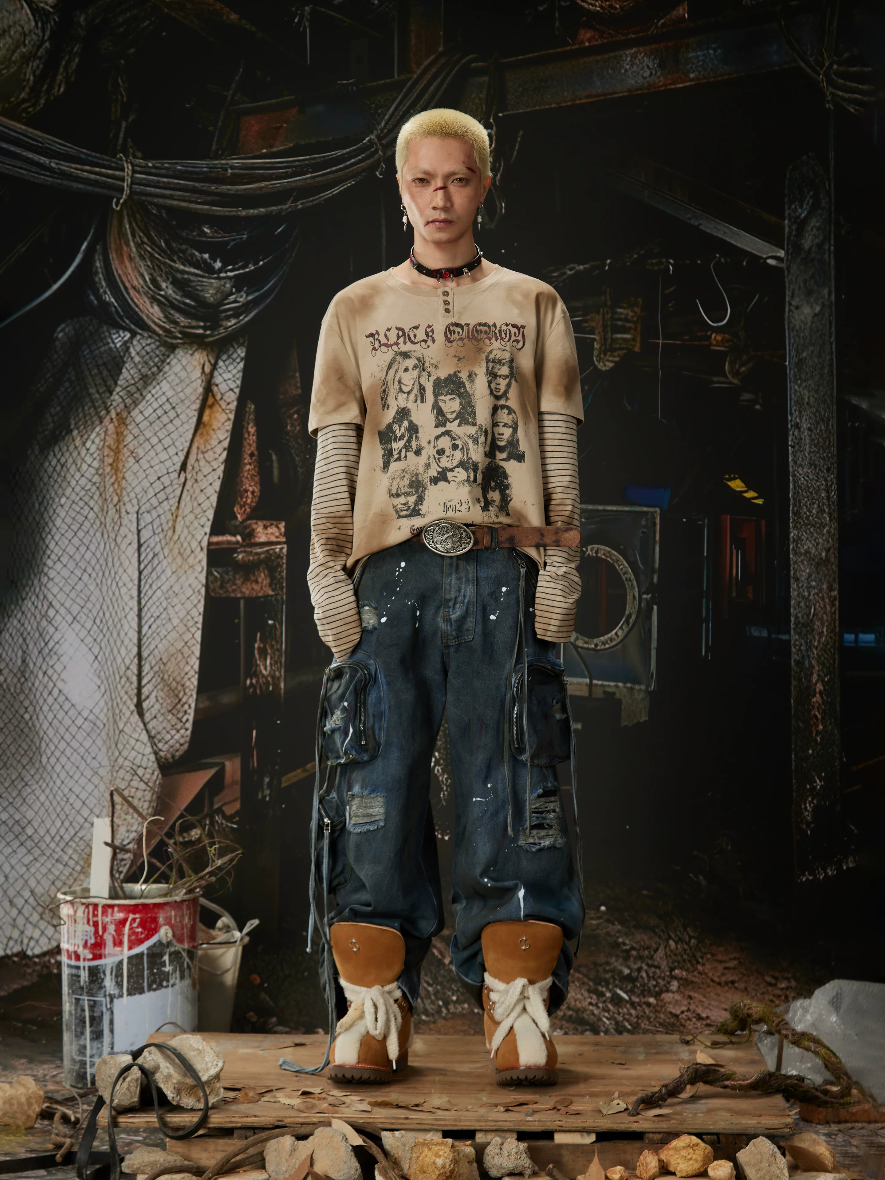 NOMANIAI  Heavy-duty wasteland-style multi-pocket denim jeans.
