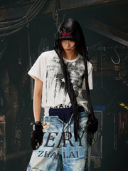 NOMANIAI "Insta-style" cropped, slim-fit printed short-sleeve T-shirt.