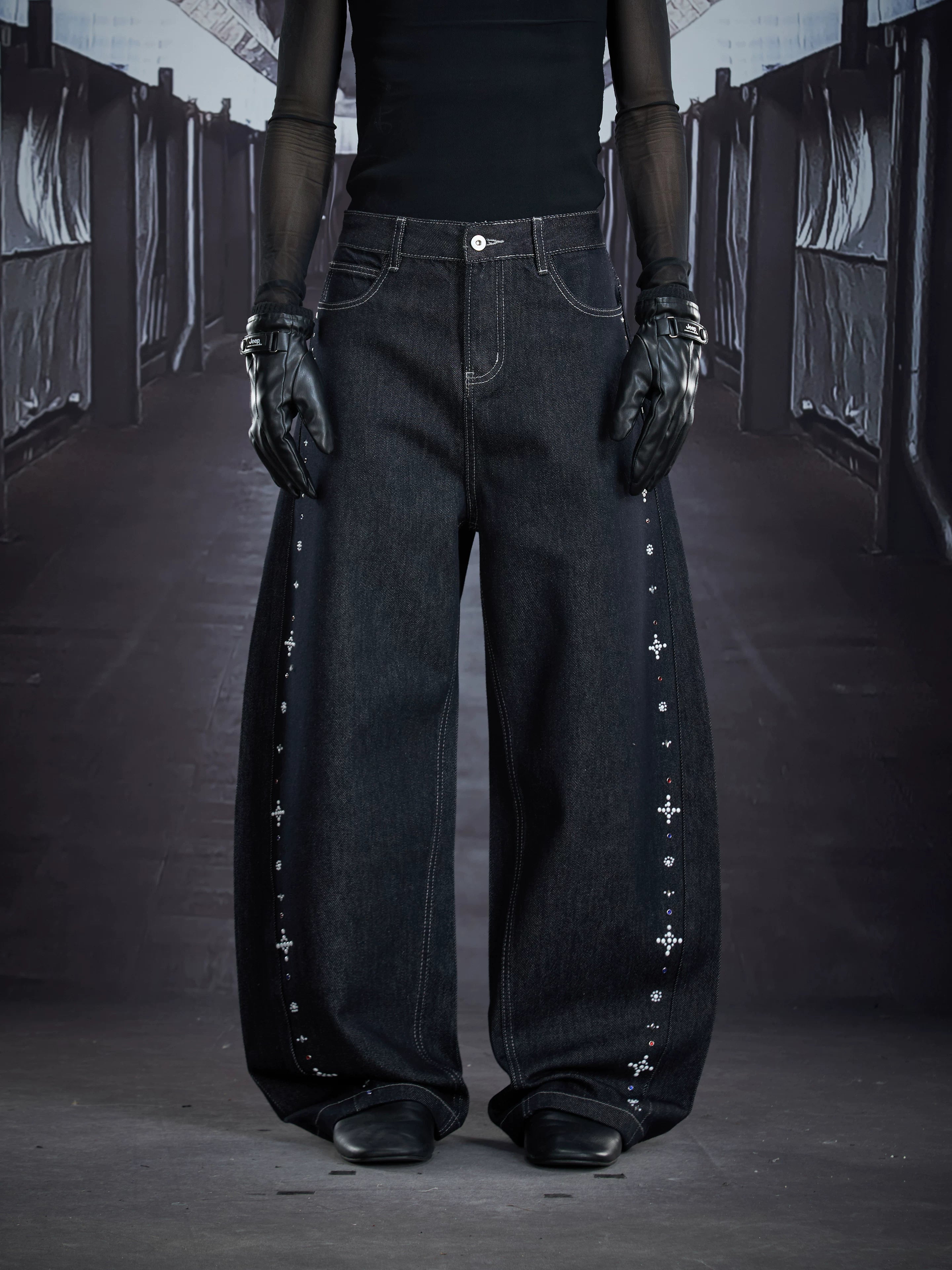 NOMANIAI Heavy-duty, handcrafted, distinctive casual streetwear jeans.