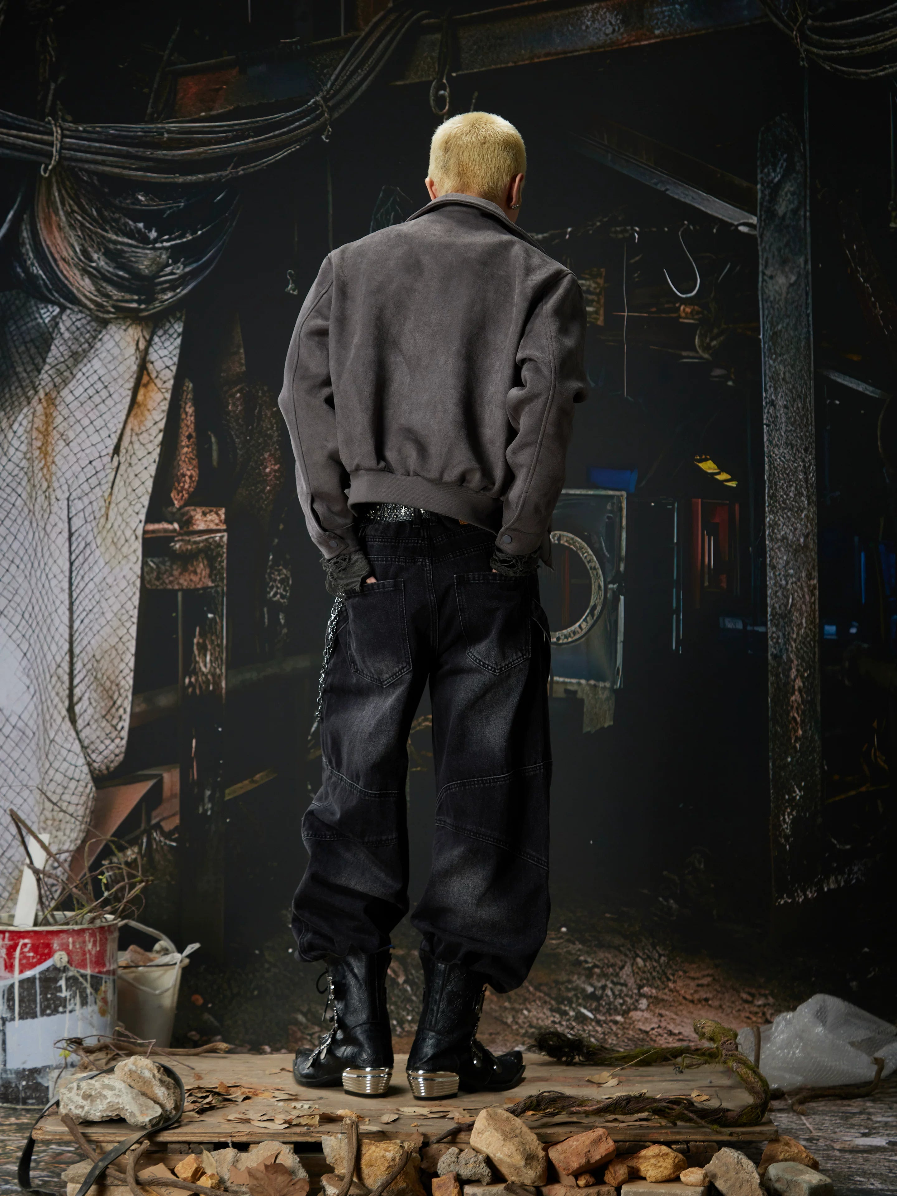 NOMANIAI Loose-fit, washed, and distressed jeans with 3D tailoring.