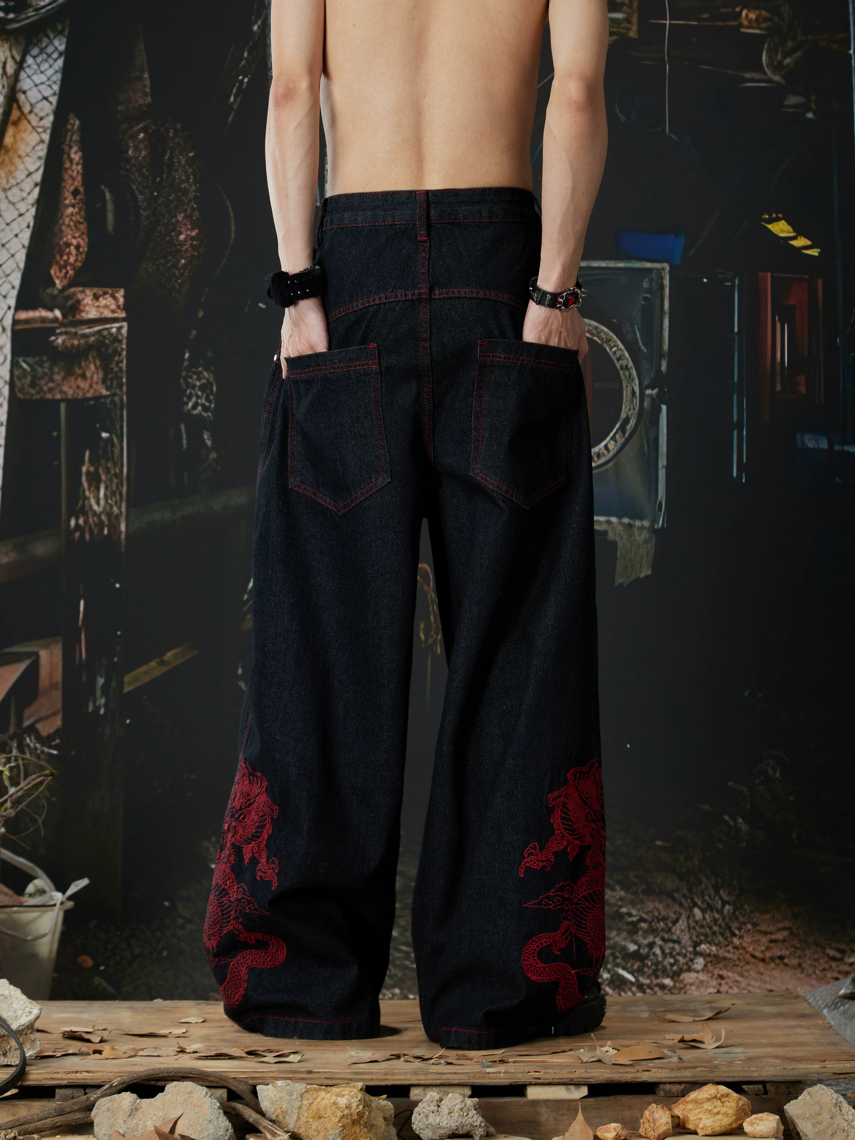 NOMANIAI  Dragon Totem Embroidered Multi-Button Jeans.