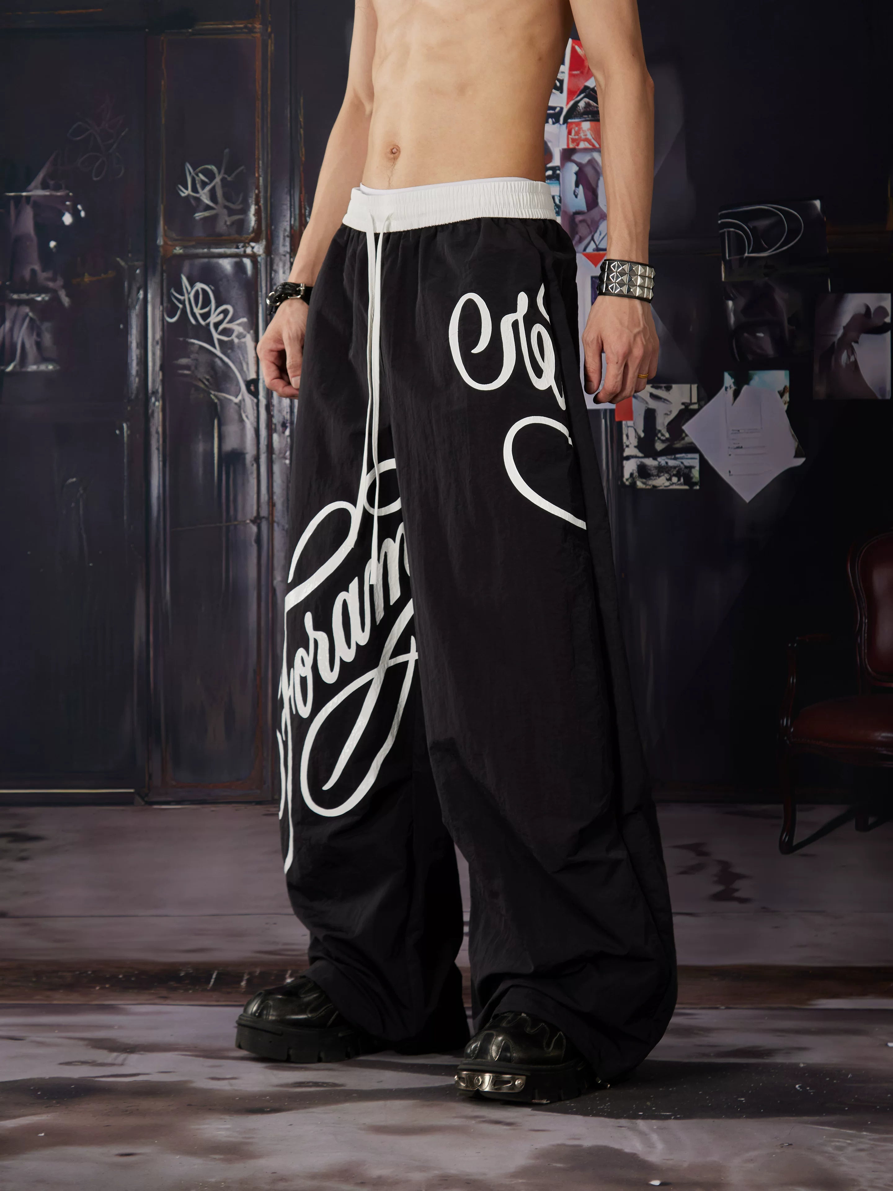 NOMANIAI  Sporty Street-Style Printed Elastic-Waist Casual Paratrooper Pants.