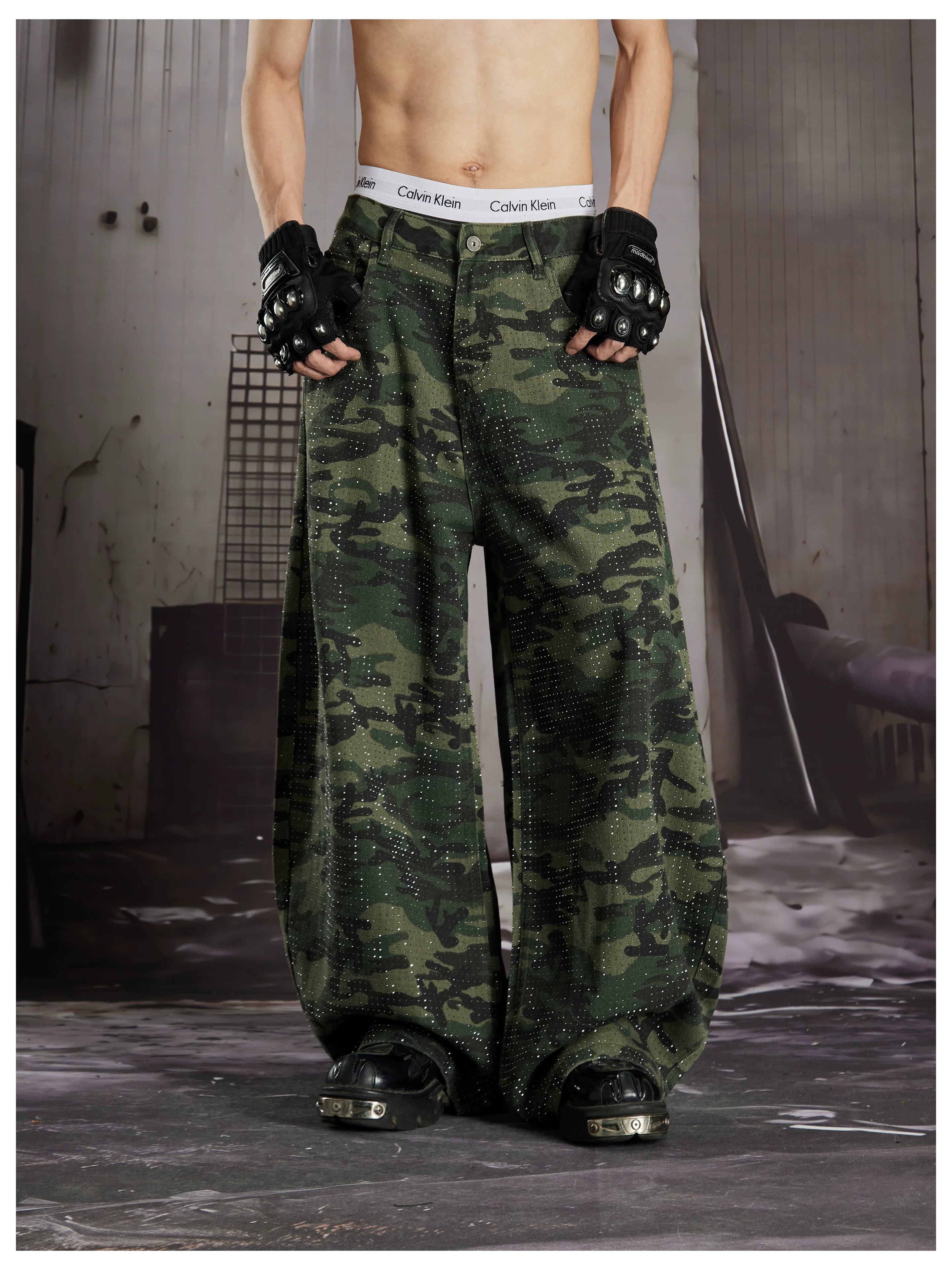 NOMANIAI Rhinestone-Embellished Vintage Camouflage Lantern-Cut Denim Jeans.