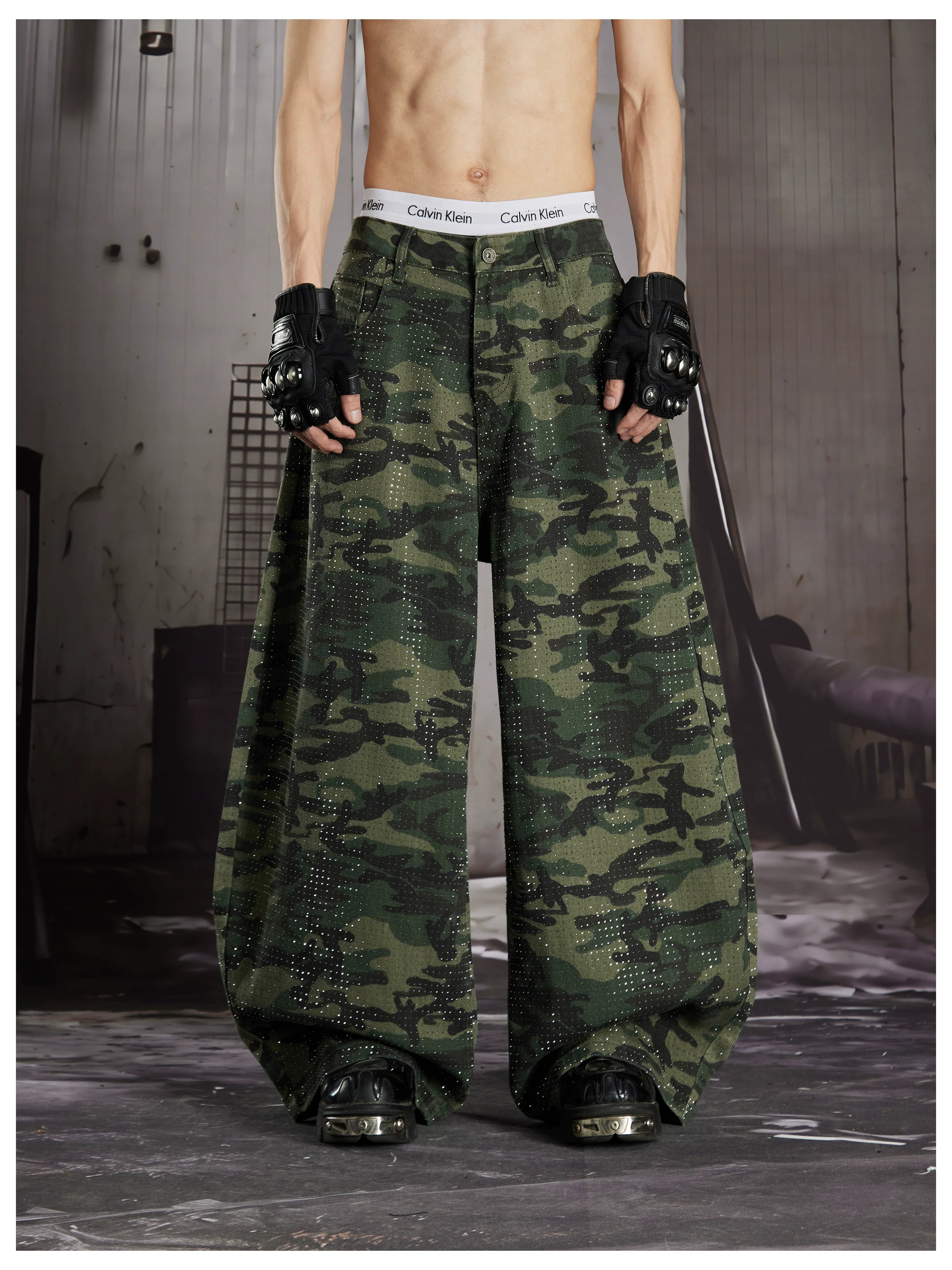 NOMANIAI Rhinestone-Embellished Vintage Camouflage Lantern-Cut Denim Jeans.