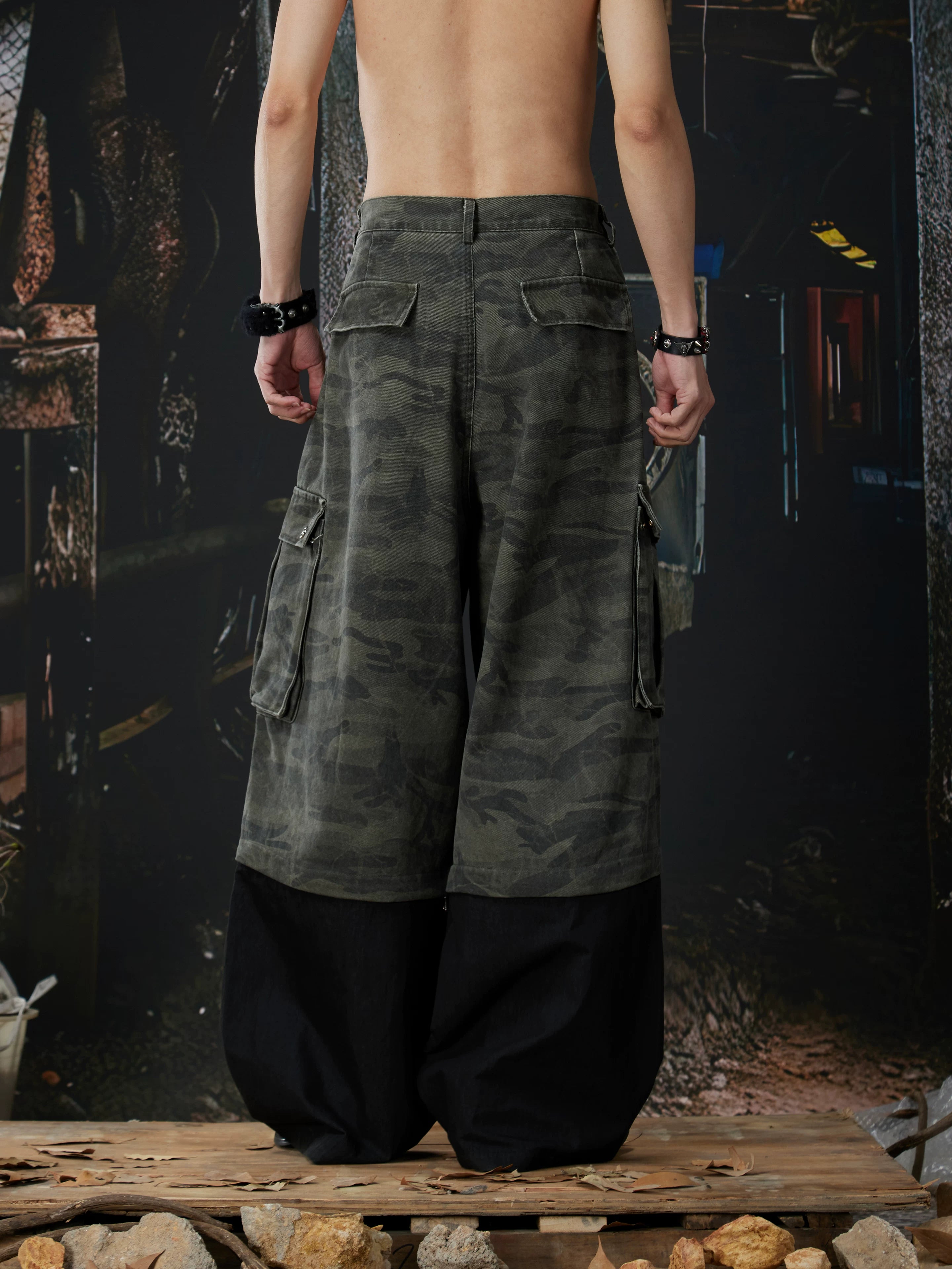 NOMANIAI  Convertible-Cuff Loose Straight-Leg Camo/Denim Streetwear Pants.