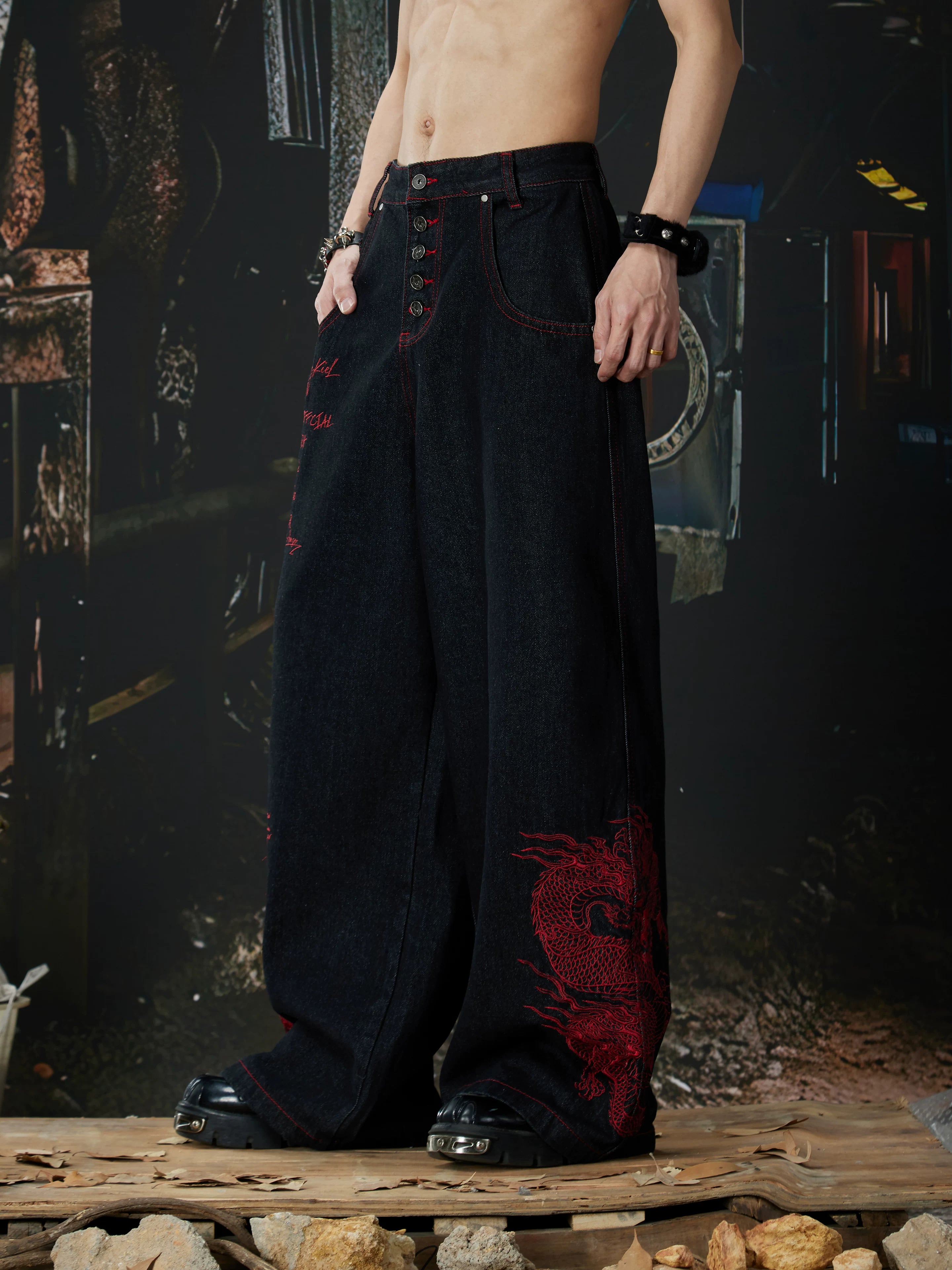 NOMANIAI  Dragon Totem Embroidered Multi-Button Jeans.